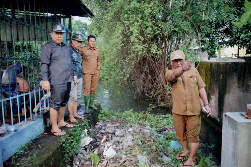 Banjir Tahunan Melanda Waru Perekonomian Warga Terhambat