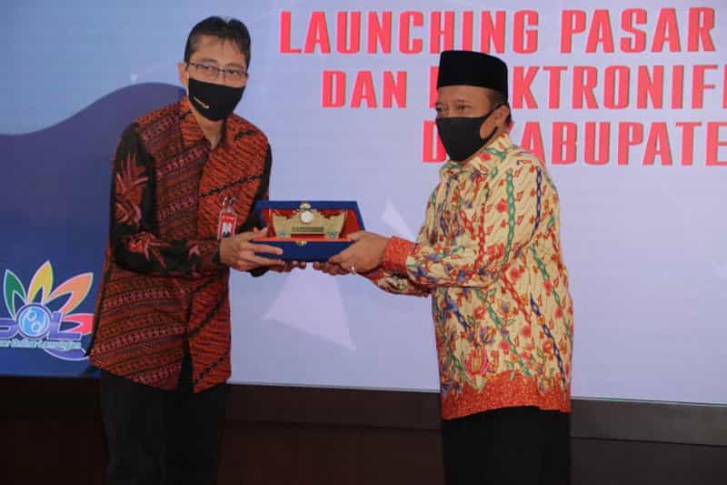 Gandeng Bank Jatim Bupati Lamongan Launching Aplikasi Belanja Berbasis Online