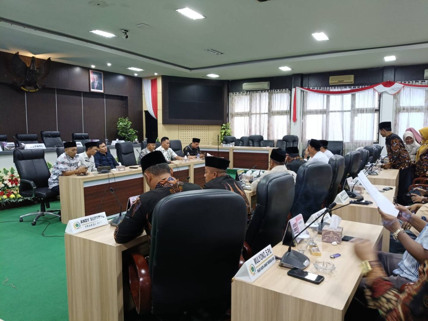 Suasana Audiensi Perkasa dengan Komisi IV DPRD Pamekasan.